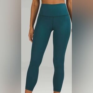 Lululemon women’s ribbed 25 in leggings